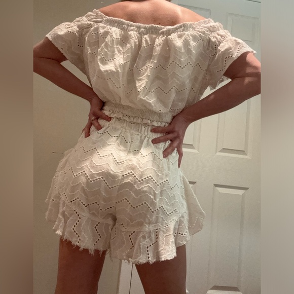 White set - Picture 3 of 3